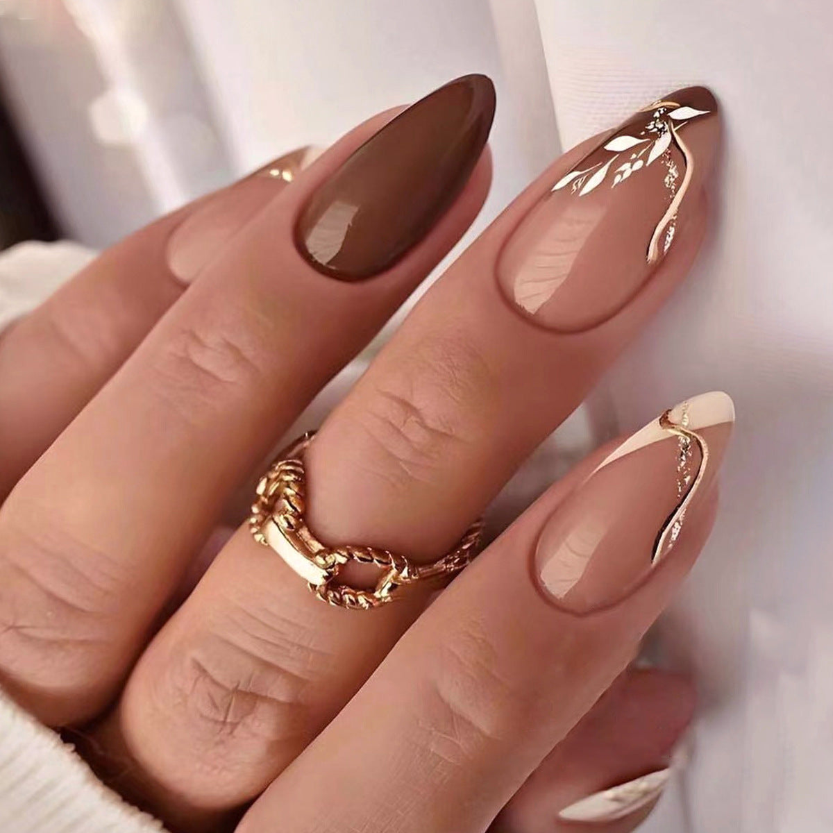 ClairClaw 12 sizes 24 pieces taupe press on nails - Demeter Gilded Leaf